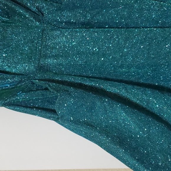 IN SAN FRANCISCO JUNIOR DRESS - Picture 2 of 4